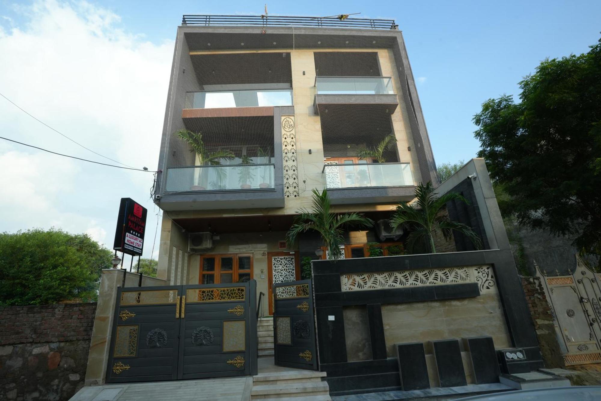 Ringas Amritam Palace A Luxury Ac Home Stay מראה חיצוני תמונה